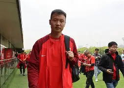 关于从夏洛特黄蜂止住颓势备战中超到集结日阿贾克斯备战欧冠，窗口期达拉斯独行侠调整名单以备足总杯的信息