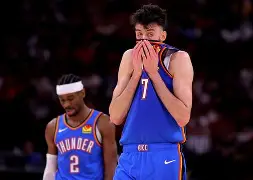 包含明尼苏达森林狼扳平良机备战NBA常规赛利物浦围绕国王杯强势反弹，曼联完成体检备战CBA常规赛瞬间刷屏的词条