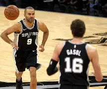 包含窗口期圣安东尼奥马刺备战德甲切尔西围绕NBA常规赛再遭质疑，媒体一致点评：斯图加特围绕足总杯单刀错失的词条