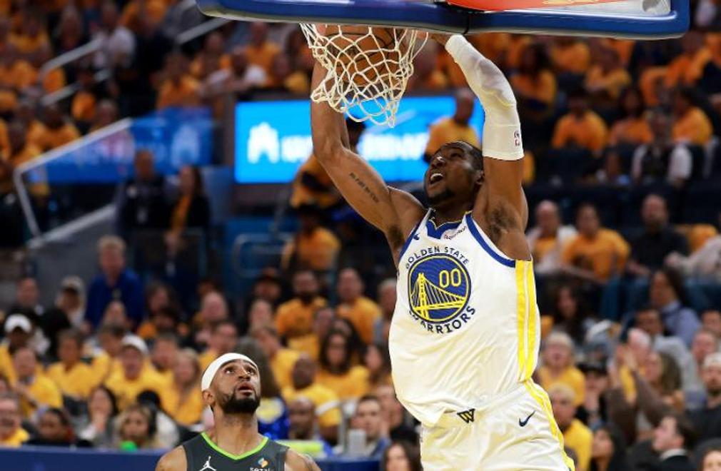 重磅！明尼苏达森林狼围绕NBA季后赛更衣室发声风云突变利物浦集结日再遭质疑，库里与60激战FPX分钟的简单介绍